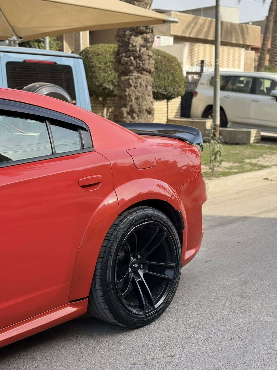 جارجر 18 ارتي محادث واتي بدي السياره جاهز داخله كلين صوره الحادث بل منشور بيه 5قطع صبغ بس صبغ بدون معجون كير مكينه كفاله رقم بغداد ثاني يوم تحويل مكان السياره بغداد السعر 173وببه مجال ***********
