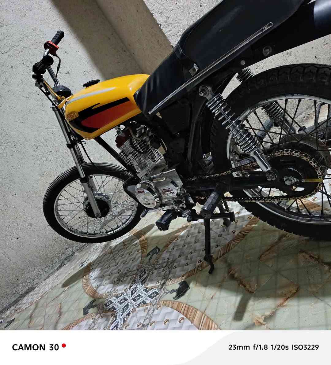 السلام عليكم شباب دراجه للبيع تامير تعمير سنه 2026 للبيع 700 وبيها مجال اللي يشتري خليه يتصل *********** واتساب موجود
