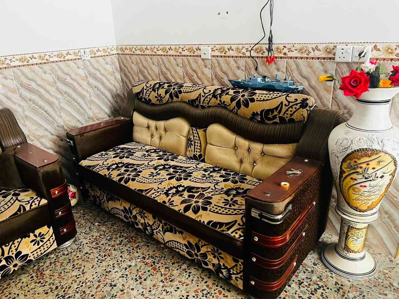 السلام عليكم
تخم للبيع  5 قطع

3 قنفات

2 كرسي

نظيف وقوي

السعر 350 الف وبي مجال قليل


**إذا كنت صاحب هذا الإعلان وتريد حذفه لأي سبب، رجاءا أرسل رسالة إلى الدعم الفني**