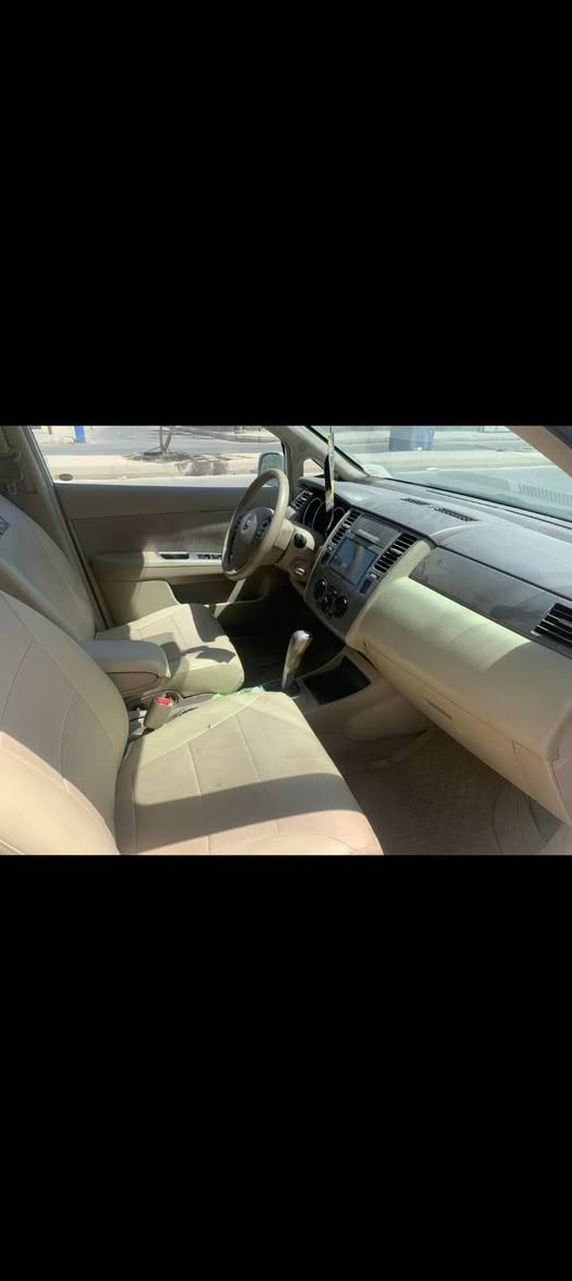 نيسان فيرسا ٢٠٠٧ مواصفات بصمه حساس تحكم جهتين شاشه محرك ٢٠٠٠ مري كهربائي السياره حلوه صدر جديد باتري جديد محرك قبل أشهر شديدة جديد توني مسويلها ادامه كامله حته كير مسويله ادامه ودهن مبدل رقم بغداد انكليزي السيارة حادثها جاملغ امامي وشويه يم قبق البانزين السعر ٧٠ مكان السيارة كربلاء
اتصل او واتساب ***********
