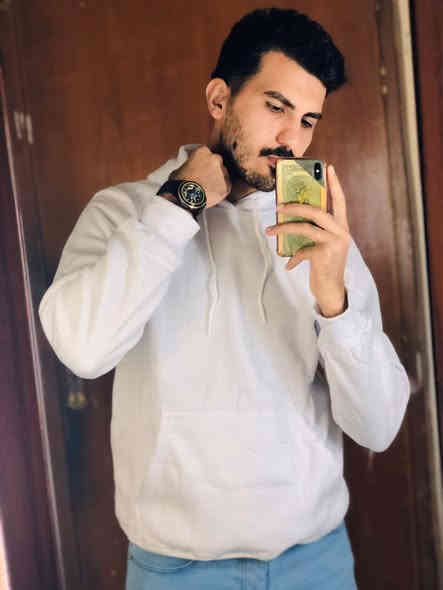 وصلت مجموعة الهوديات الأكثر طلباً!
متوفرة بعدّة ألوان قوية تناسب كل الأذواق… خامة دافئة، ناعمة، ومناسبة للشتاء 💯

🧥 تفاصيل المنتج:
• خامة عالية الجودة
• قطن + فايبر ناعم
• هودي بقبعة وجيب أمامي
• يناسب رجالي ونسائي (Unisex)
• ألوان متعددة: أسود – أبيض – رمادي – بنفسجي – أزرق – وردي – أحمر – برتقالي – زيتي – بيج وغيرها

📏 القياسات المتوفرة:
S – M – L – XL – XXL
(متوفر قياس أكبر حسب اللون والموديل، اسألنا بالخاص)

✔️ مناسب للجامعة – الخروج – الملابس اليومية
✔️ ثبات لون بعد الغسل
✔️ خامة ثقيلة ودافئة
السعر :8 القطعة
قطعتين 15 الف 

📩 للطلب: خاص
📞 واتساب: ***********
📍 بغداد  الطارمية – توصيل لكل المناطق
توصيل داخل القضاء مجاني
