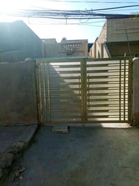 بيت للايجار مساحه 125 يحتوي على صاله ومطبخ وخدمات وغرفتين نوم للاستفسا...