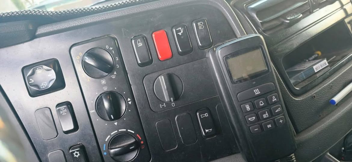 سلاو بةريزان ئةم ئةتيكويةمان هةية بو فروشتن موديلي ٢٠٠٧ كامل مواسافات ، بيش و دوا جوب 
بو نرخ بةيوةندي بكةن ***********
