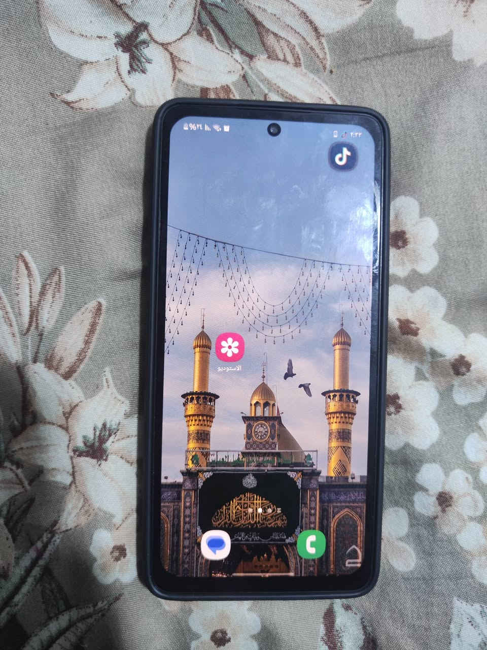 سلام عليكم جهاز سامسونج a52s الجهاز مبدل شاشه لمسها عادي كلش والباقي موضح بالصوره وهاي الي واكعه حمايته العدسه مال عدسه الواسعه سعر 150 الف وهذا رقم ***********
