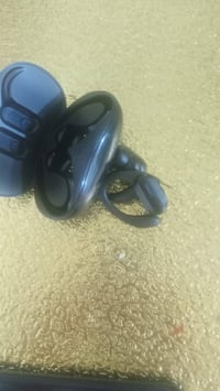 سماعات اصليه للبيع الله شاهد مشتريهن ب٥٠ صارلهن ٣ايام واريدهن ب٤٠ شرط ...