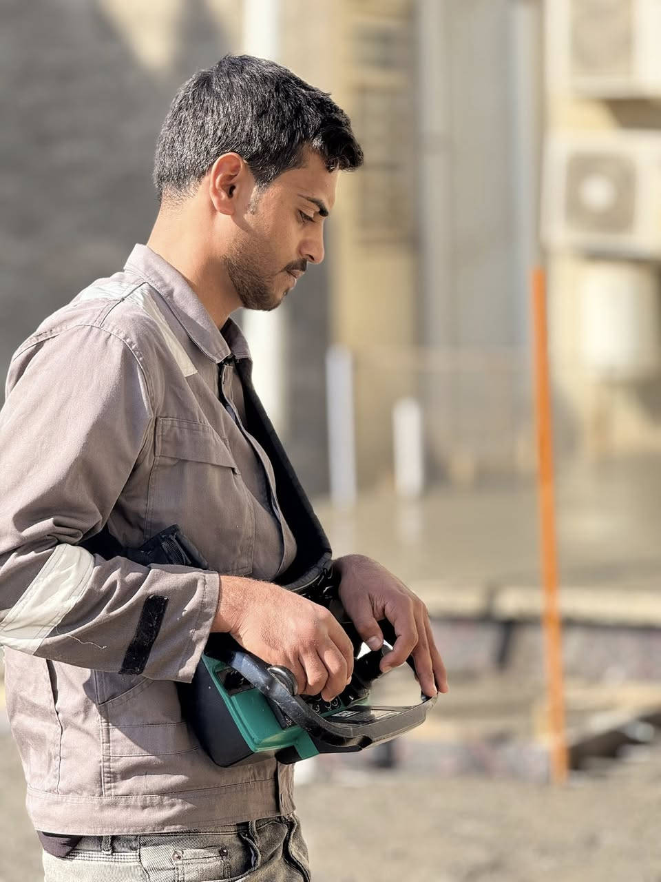 اللهم صل على محمد وآل محمد
تم بحمدلله صب سقف منزل في منطقة جمعيات الخليج العربي للعم المقاول وصفي الشمخاني تم الصب بقوة انضغاط C35 حقيقي

#للصب_المركزي_الجاهز في محافظة البصرة 

بنسب وكميات صحيحة ١٠٠٪؜

المواد مفحوصة مختبرياً 

المواعيد دقيقة وثابتة 

خبط درجة اولى ونسب حقيقية 

للتواصل                    ***********

حسين المنصوري #للكونكريت_المركزي_الجاهز
