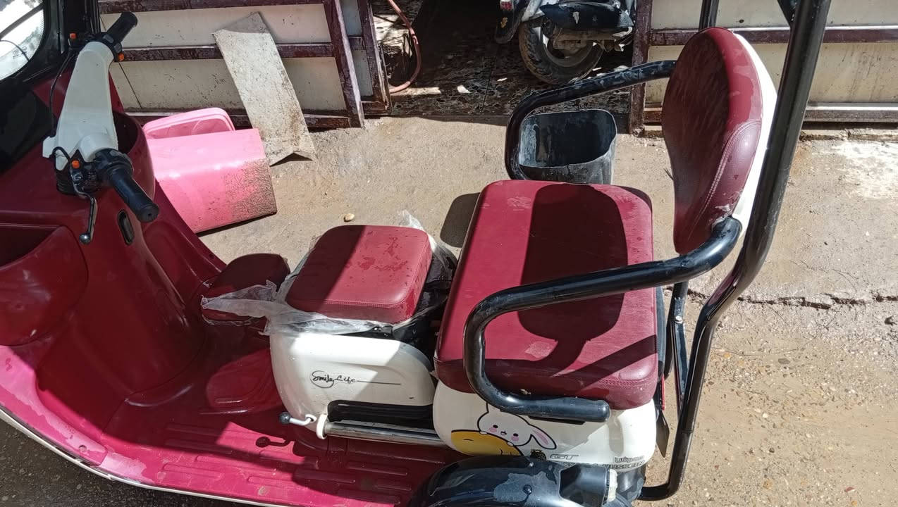 السلام عليكم دراجة شحن لذوي الاحتياجات الخاصة نضيفة للاستفسار الاتصال على الرقم التالي ***********
