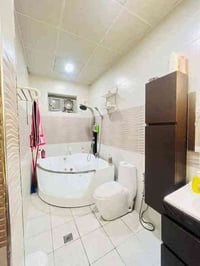 للبيع بيت مساحه ١٢٠ متر بناء درجه اولى  واجهه ٧ ونص متر ونزال ١٦ متر  ...