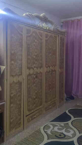 كنتور بابين 
وكنتور اربع بوب 
وميز تواليت 
وزاويه 
السعر 225 بيها مجال بسيط حك النقل
الغرفه مامشدوده عدل مثل ماواضح بالصور 
المكان حي الحكيم خلف حي الجزائر 
***********
