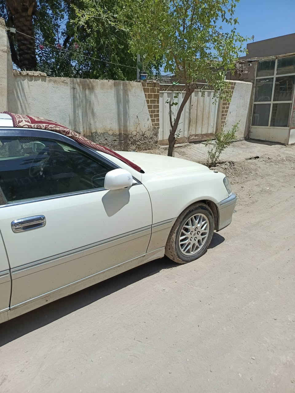 السلام عليكم
ملكه 2003 عادي 
مواصفات 
1مكينه دي فور كبير 
كشنات كهرباء 
3دكم عادي 
تبريد منضومه جديده ثلج❄️
حادثها كصه فخذه ومصبوغه حزام القماره بدون صبغ 
داخلها كلش حلو دشبول جديد 
رقم كركوك تحويل وكاله اصوليات كامله بس تحويل رقم مدفوعه كمرك 
السعر 90وبيها مجال 
الرقم 
***********
مكان السياره بابل الحمزه الغربي

