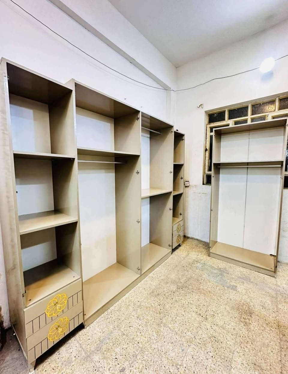 غرفت اخشاب تركي 7 قطع 
ویاها کنتور اضافي 
نقص کومدي مال جربایه 
سعرها /550 
وتوصيل وشد داخل بغداد مجانا الرقم ***********
