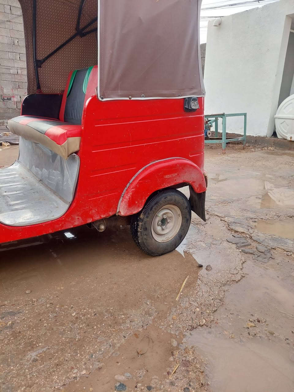 السلام عليكم تكتك لبيع ٢٠١٨ رقم وسنويه التكتك معمره تعمير فول بيهه ضربه بالصفحه راجعه بارد ولاء قطره خياس مكاني الشعب خلف السيطره الشعب السعر ٥٨٠٠ بيهه مجال قليل ***********
