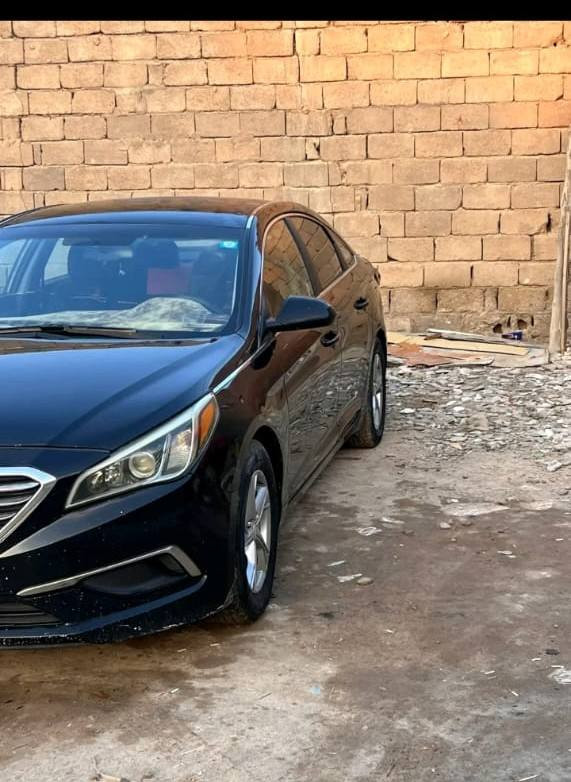 السلام عليكم سوناتا موديل 2016 امريكي حلوه السياره كلش حادث من مريكه بيبان ثنين السايق والخلفي السعر 115 وبيه مجال مكاني شط العرب التنومه  بيع مستعجل الرقم *********** بيع مراوس عادي
