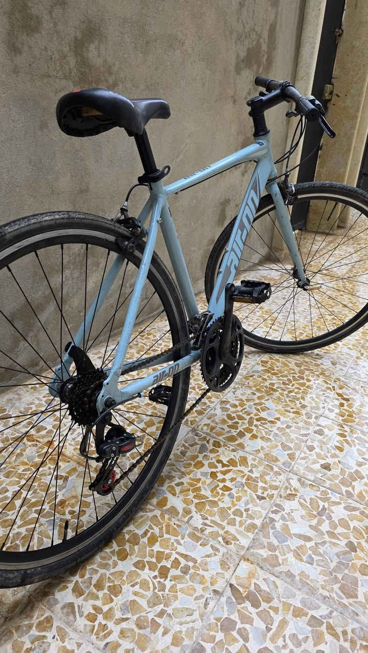 البايسكل جديد  هاي الصور كدامك

كير نضيف 

تايرات جديدة 

فحمات جديده 

الچوبات  جديدات 

والوياله حلوات وجديدات 

والبايسكل مال سباق حجم 28  ياباني700

  سعر 125 الف وبي مجال تواصل  وتدلل 

للتواصل *********** واتساب فقط
