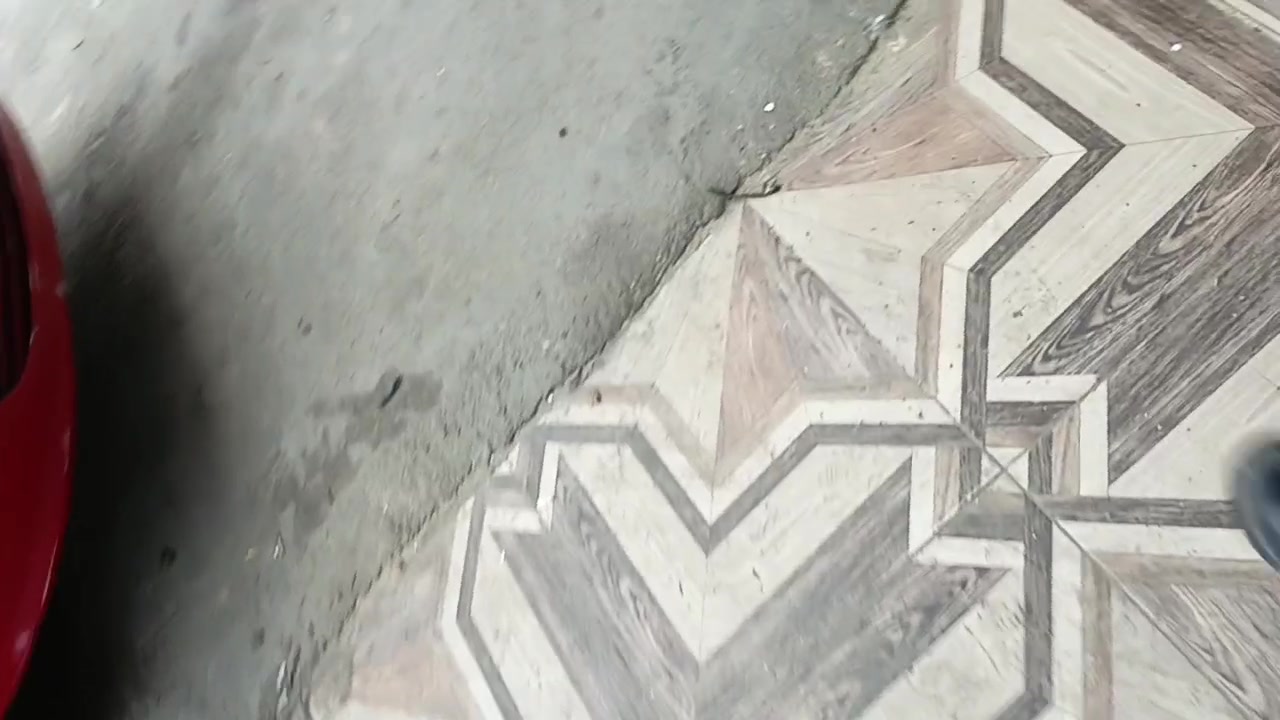 السلام عليكم اخي عندي بيجو فرنسي 2005 حجم 307 بيع او مراوسه مع بيكم
