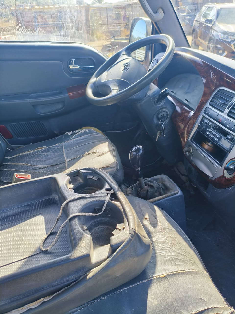 سلام عليكم للبيع موديل 2010 مسكر محور بم اونوزل مكينه جديده شادله قبل يومين  السياره بسمي مشروع وطني سنويه تنتهي نهايه 27 جاهزه للشغل عوزه دوشمه بيه محجر بس مشاده سعره 83اوبيه مجال العنوان كربلاء قرب صيطرت الابراهيميه هاتف ***********هاتف ***********
