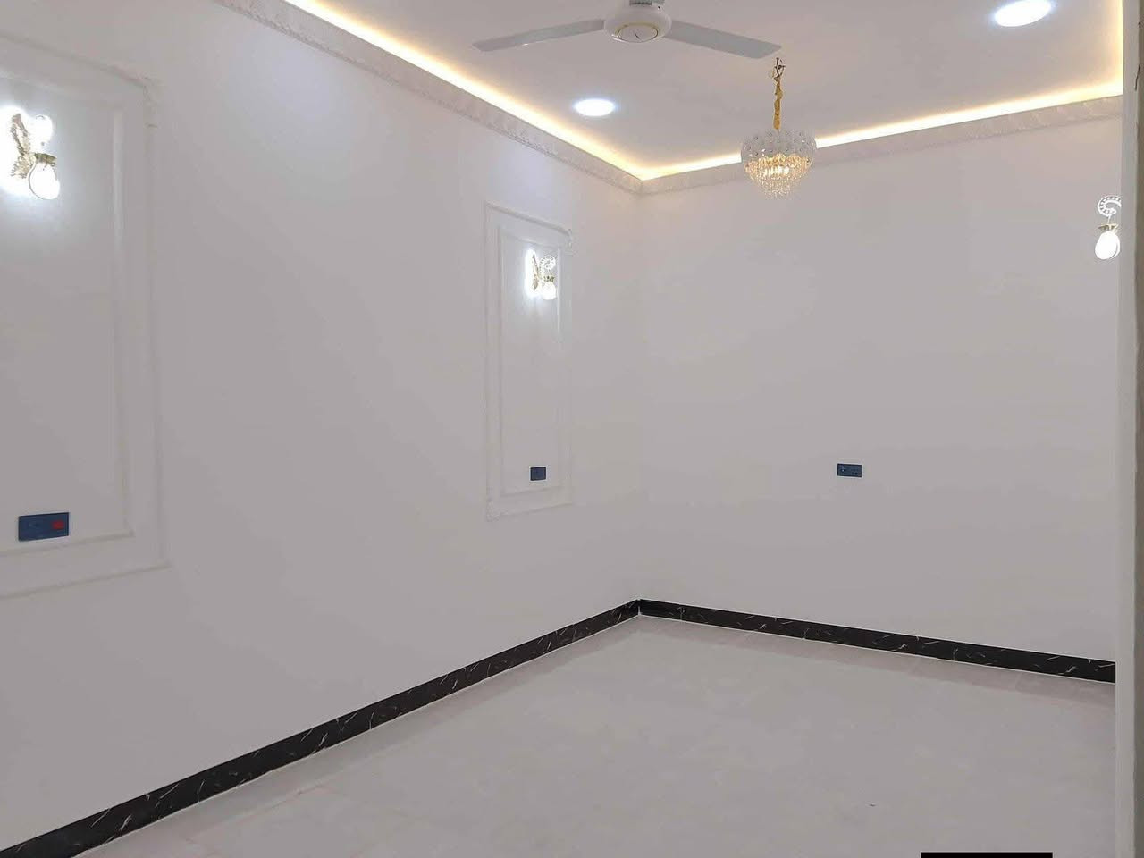 #اسعد_الله_اوقاتكم_بكل_خير⁉️👋🏼***********

دار سكن للبيع بناء 2025

#المساحه 270 متر 👍 

#جنس_العقار :: طابو ملك صرف زراعي باسم عراقي سند 25 

#العنوان :: البصره أبي الخصيب ابو كوصره ثالث عن شارع ابو كوصره رئيسي
#يحتوي البيت على ثلاث ٣ غرف منام كبار
و ديوان
و مطبخ و صاله
و مناور عدد 2
و صحيات داخلي وخارجي  و كراج سياره وحديقه 

#البيت جاهز من كلشي تستلم البيت عنده المكاتبه
كامل من مقطوره و كيزر و ماطور
جيب اثاثك و اكعد
و الف عافيه الي ياخذه

جميع الخدمات متوفره ماء كهرباء ومدارس 
#السعر (( 120مليون  وبي مجال 
#للاستفسار الاتصال على الهاتف 📳📞
📳(***********)
