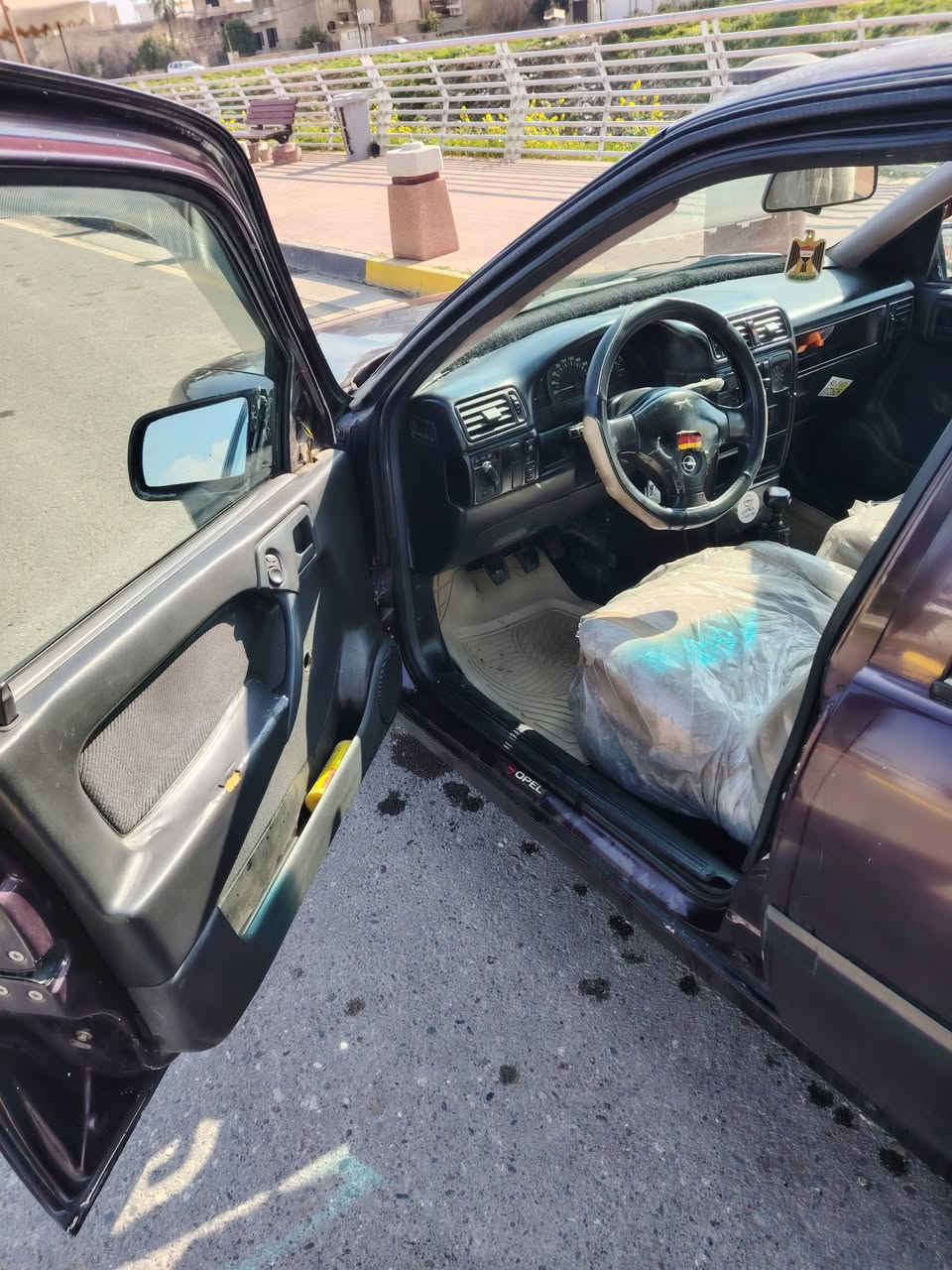 السلام عليكم اوبل فكترا 18  باسمي شرط بدون صبغ فقط دوسات ودوائر  كاربون بانزين  كير شرط محرك شرط لا صرف لا نفخ السعر 45بيها مجال عنوان الموصل
*********** واتس
