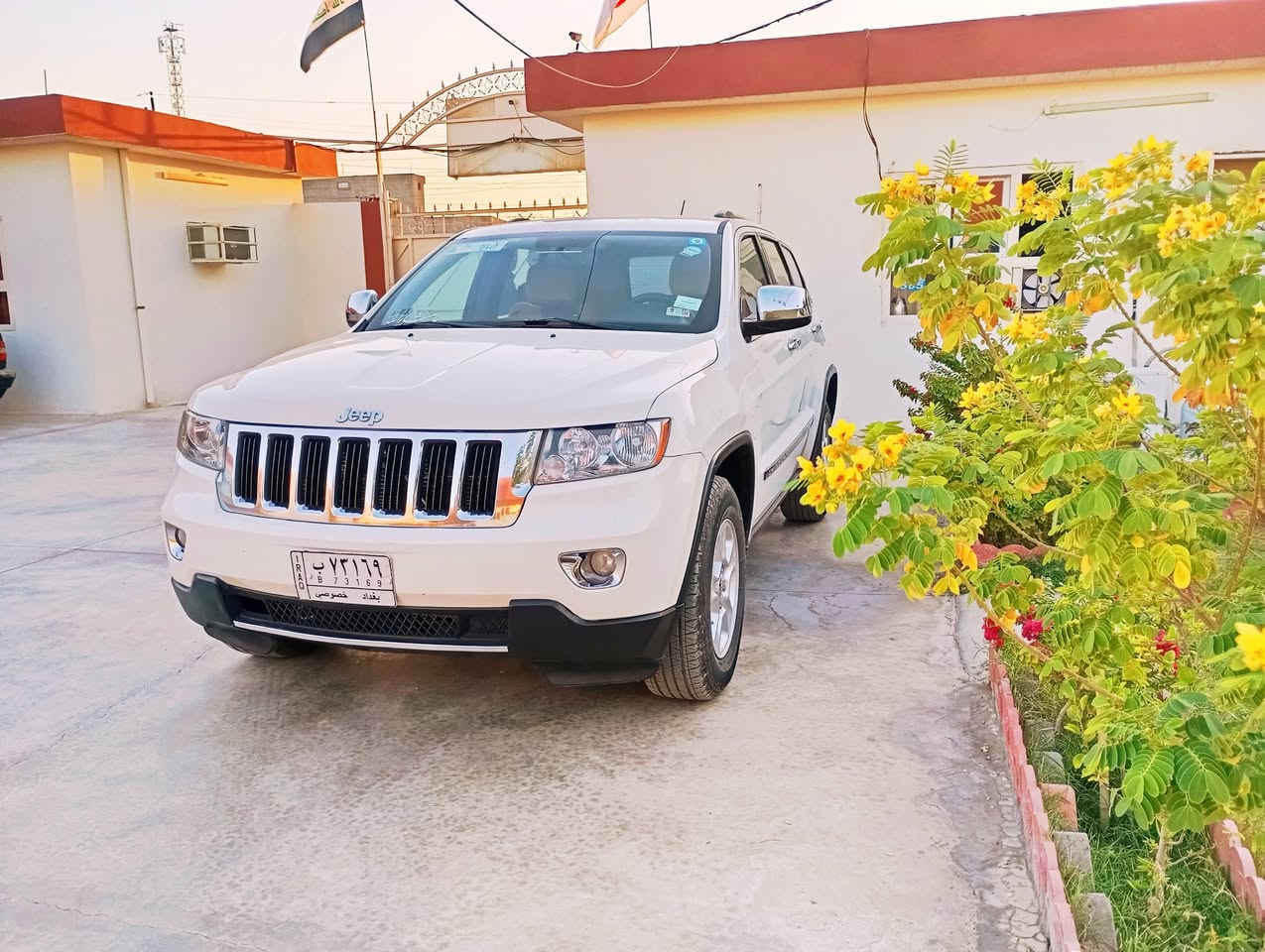 جيب لاريدو موديل ١١سيارة بصمه تشغيل عن بعد كير ومحرك جديد تايرات جدد السعر مناسب والشراي يتواصل ***********
