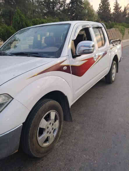 السلام عليكم نيسان نيفارا للبيع موديل 2009 محور كير ومحرك بطة 2500 اوتوماتيك السعر 100$ وبيها مجال للاتصال ***********
