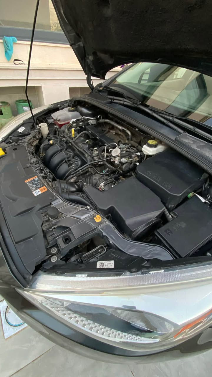 نیو مواسەفاتە
بەس سندوق سبوغە
گێر مەکینە بە شەرت
تەقەو رەقە بە شەرت 
٤تایەی نوێ لە بنە
*********** Singapore
