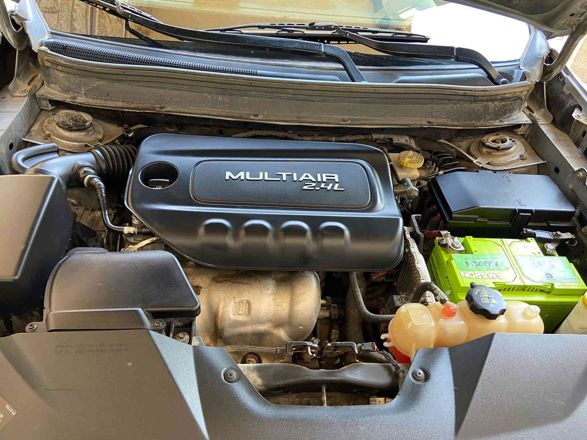 السلام عليكم 
جيب بزون موديل 2019 
محرك 4 سلندر 2400 
 مواصفات لاتتيود بلس 
فور ويل 
بصمة وتشغيل عن بعد 
هاند بريك بصمة 
مقاعد جلد 
شاشة وسط 
كرسي كهرباء 
تحكم ستيرن جهتين 
كروس سرعة 
وتحكم صوت واندرويد وكار بلي 
لايت زينون مع ليد نهاري 
السيارة عليها ادامة كاملة ومتعوب عليها سيارة مابيها اي نقص صدر امامي جديد تخم تاير جديد باتري جديد نوزلات وكالة جدد دسكات جديدة .
السيارة ماشي 80 الف ميل  
رقم اربيل باسمي  
حادثها صفحة الراكب جاملغ وبابين وبدون ايرباك السيارة بدون اي ايرباك كلها سليمة حادث سطحي وصور الحادث موجودة ..بجم كبس بلادي 
السعر 152 ورقة وبي مجال  
موجودة في بغداد
هاتف : ***********
