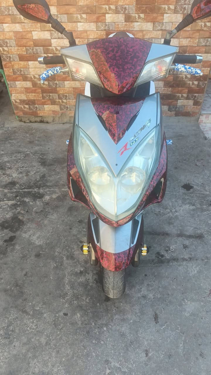 سلام عليكم كايمكو مال باله لامسجل ولا بي أوراق دراجه مال جناي سعر ٧٠٠ رقم هاتف ***********
