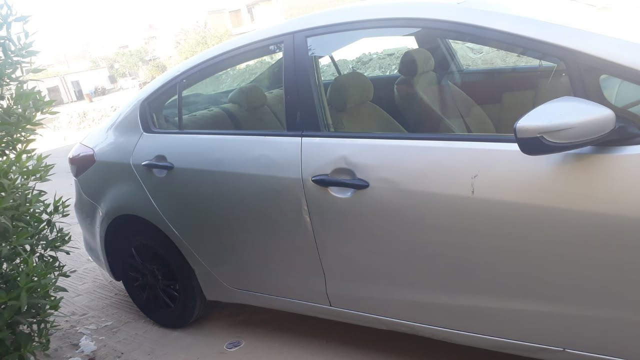 كيا فورتي 2017 حره بسمي مكينة 2000دوش ضربة بنيد مبدل او رش بالجاملق الخلفي جاهزه السياره مكينة او كير او تبريد 
السعر 115 او بيه مجال 
‏‪***********‬‏

