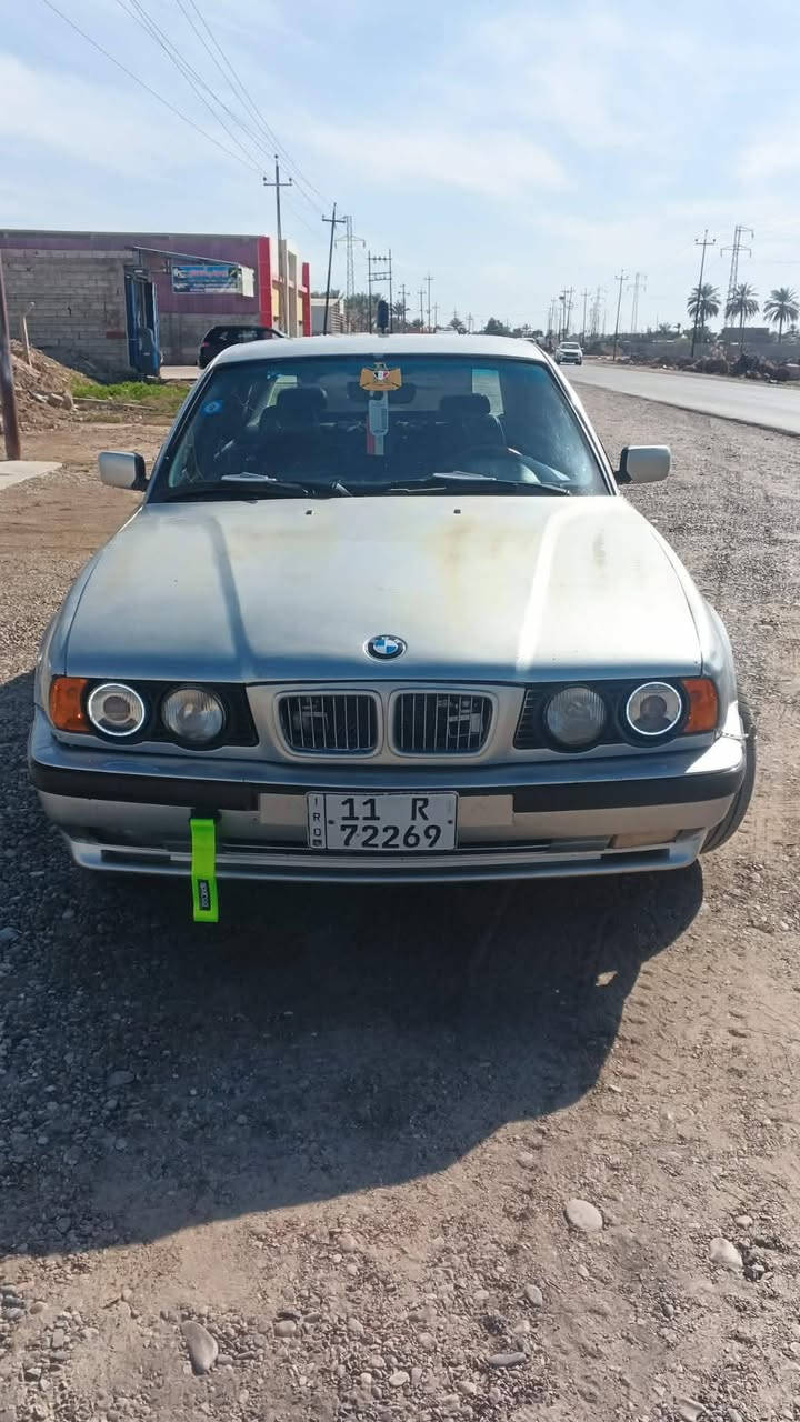 BMW
موديل 1990 رقم بغداد دولي تحويل مباشر
مكينه وكير جدد
صدر امامي وخلفي شاده جديد
تب


**إذا كنت صاحب هذا الإعلان وتريد حذفه لأي سبب، رجاءا أرسل رسالة إلى الدعم الفني**