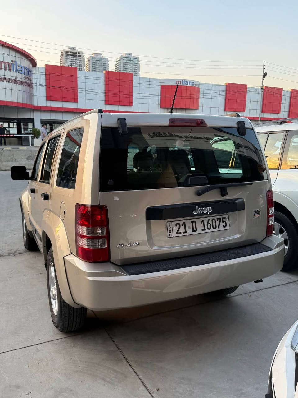 جێب لیبیرتی ٢٠١٠ 
کلین تایتل ( بێ بۆیاخ ) بێ سارد ١٠٧ هەزار حەقیقی ڕۆشتووە 
مەکینە شەش بستۆن ٣.٧ لیتر
گێڕ مەکینە ئەکسل هەمووی بەشەرت 
***********
جيب ليبيرتي ٢٠١٠ 
بدون قطرة صبغ كفالة عامه من الصبغ و بارد 
ماشيه ١٠٧ الف حقيقي 
محرك ٣.٧ ليتر
كير محرك اكسل كلها بشرط
*********** السليمانية, العراق
