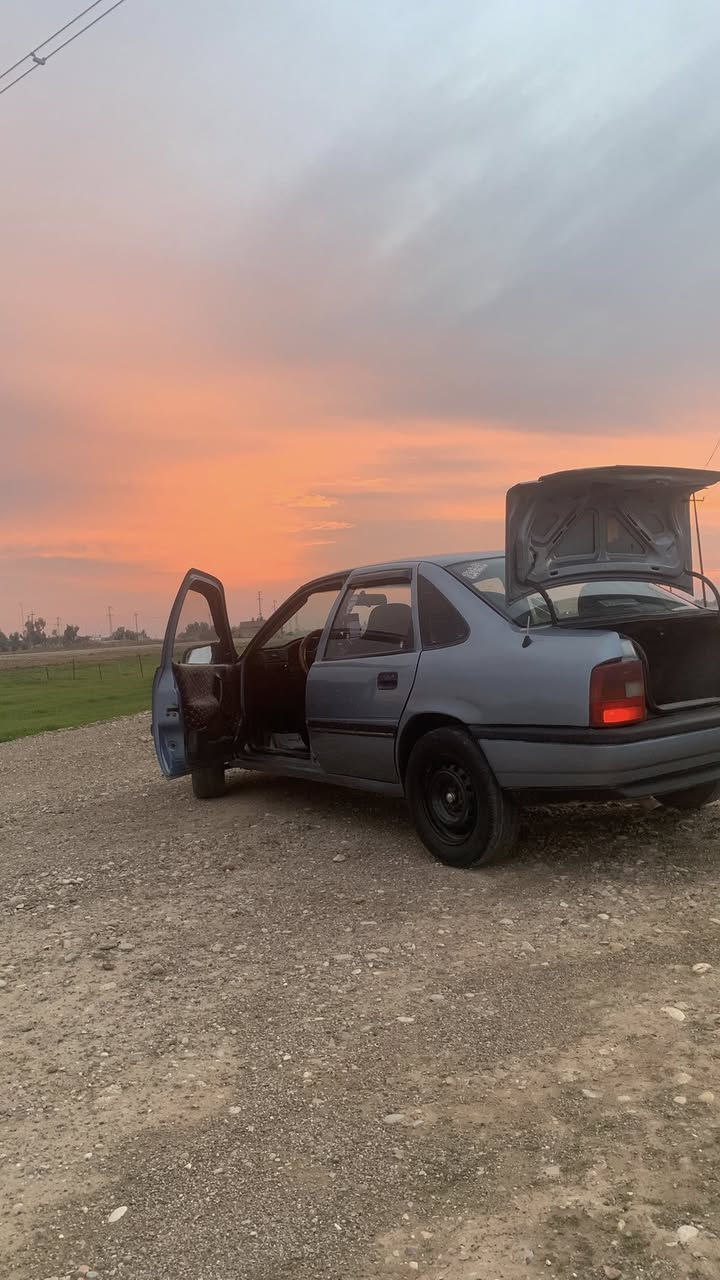 سلام عليكم
أوبل فكترا 
محرك 20 
كير عادي 
اربع أبواب كهربائي 
قفل مركزي 
للبيع رقم الآماني، كركوك  

سعر : 45 وبيها مجال لطيبين

رقم :***********
