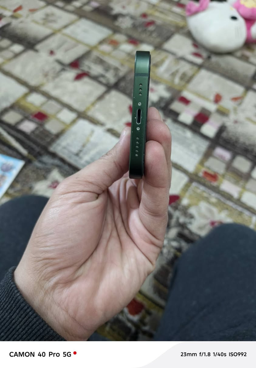 السلام عليكم...
ايفون 13 عادي 
ذاكره 256 
دبل سيم كارت
مكفول من التصليح والخلل والصيانه
بطاريه 95
الجهاز نظيف كلش
السعر 535 الف وبيه مجال بسيط كلش
مكاني بغداد العامريه
ملحقات فقط 3 كفرات
***********
