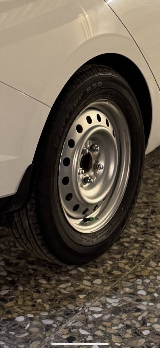 سلام عليكم اخوان رنكات 16 جدد بمعنى الكلمه تواير جدد سعر 250 وذا اكو مراوس 15 عادي اراوس *********** بلخدمه
