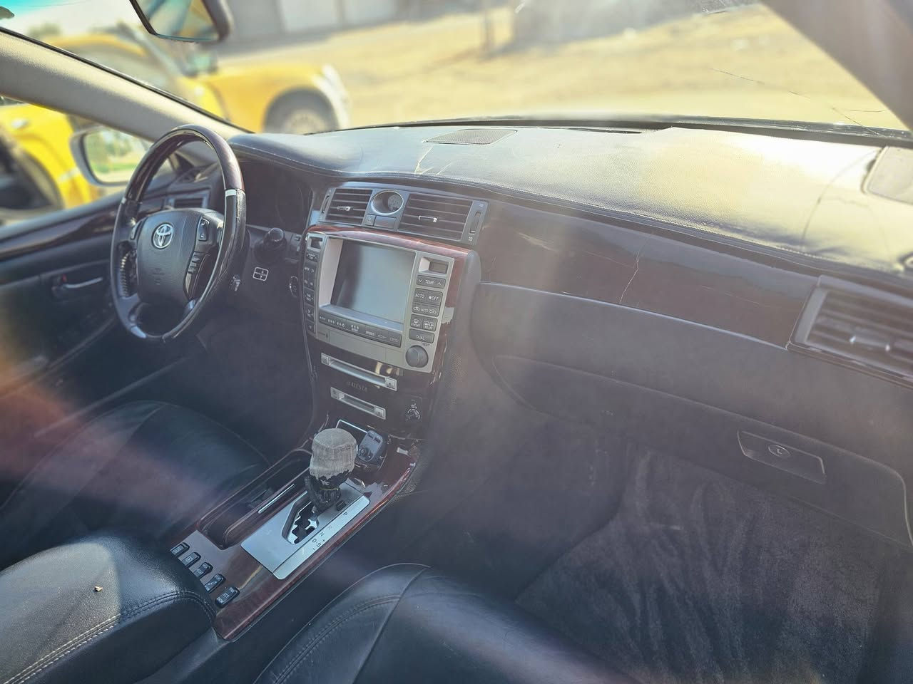 سلام عليكم للبيع ماجستا بحريه جديده كلش موديل 2008مدفوع كمرك قرار 48 باقي بس رقمة كصه قماره 5دكم فول مواصفات 6بصمات  سعر 125وبيه مجال ستفسار اتصل ***********
