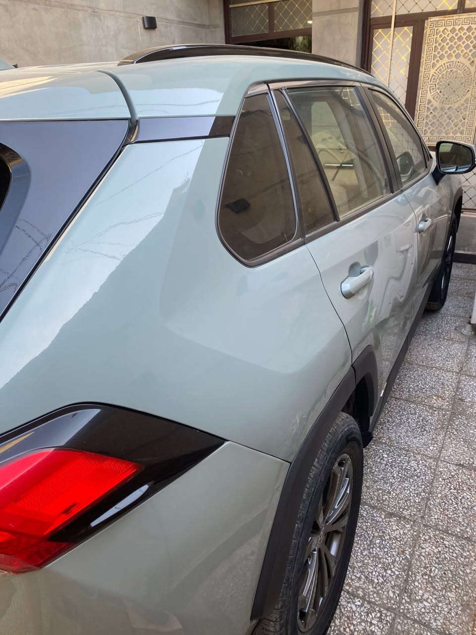 السلام عليكم
راف فور 2022 وارد امريكي هايبرد

لون اسمنتي 

السياره فول مواصفات 

كشنات جلد وكهرباء 

بصمه 

فتحه 

شاشه 

وبعد بيهه مواصفات 

مكفوله السياره عده الحادث مالتهه معدل بارد مثل مموضح بالصور  فقط جاملغ الخلفي 

رقم بغداد 

مكاني الامين الثانيه 
السعر 23/500$

***********
