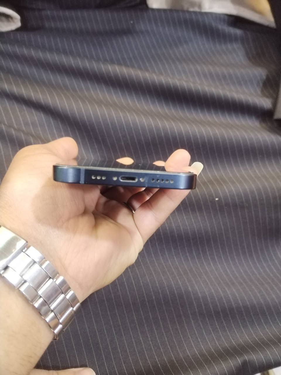 السلام عليكم ١٣ عادي للبيع كلشي مذكور بالصور وجهاز بلادي سعره 350
مكاني بغداد الشيخ عمر
هاتف ***********
