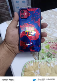 آيفون ١١ • احمر • ١٢٨