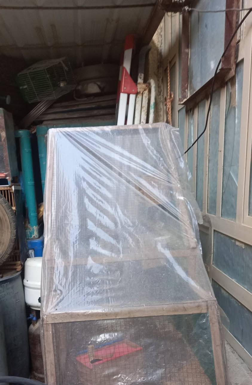 السلام عليكم
قفص بلابل للبيع كامل مكمل   بيوت مال افراخ فناجس وبلابل بي
السعر 50
***********
ادمن  وافق
