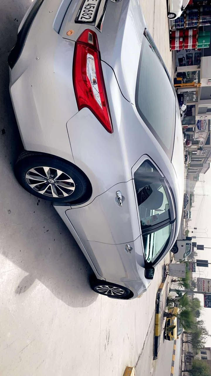 نيسان التيما 2016 
مواصفات كاملة
الضرر بل دعاميه اماميه صور موجودة 
***********
