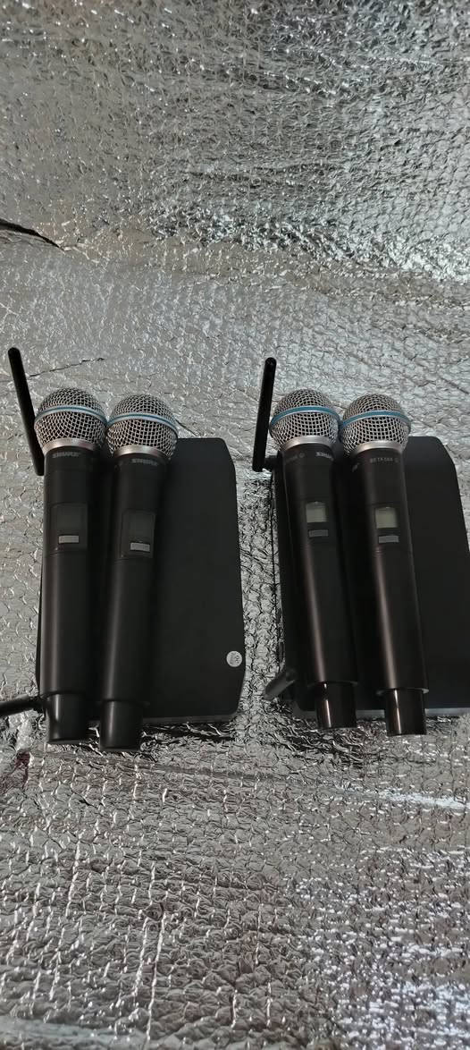 السلام عليكم ورحمة الله وبركاته خدام الحسين مايك لاسلكي من شركة شور المكسيكيه GLXD4 قطعتين باله جديد بكارتونته وجيسه مامستعملات شرط صوت ونقاوه ودفع كلش راقي بمعنى الكلمه مده حقيقي 100متر اي استفسار هذه رقمي *********** اخوكم وخادمكم ملا عصام الكربلائي
