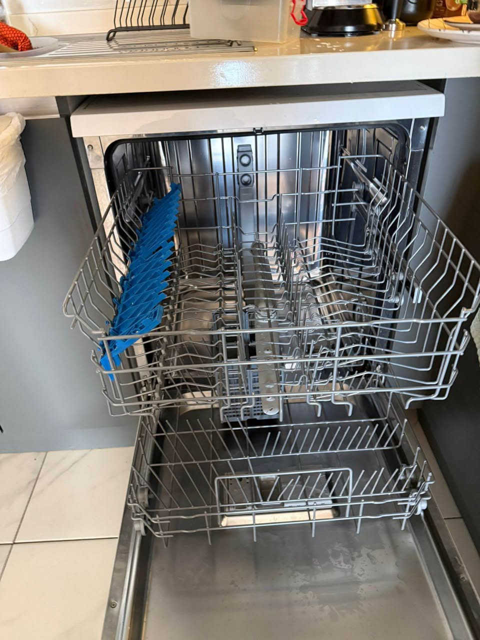 اغراض نظيفة جدا للبيع 

للتواصل على الخاص او الاتصال بالرقم 
 771 602 6467‬

Clean, gently used items for sale

For inquiries: please send a private message
Or call the number below:
771 602 6467 أربيل, العراق
