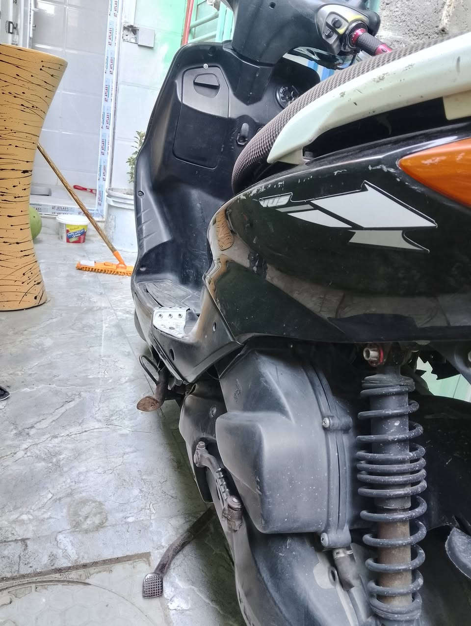 سكنس  دراجه حلوه ونضيفة مثل مشوف عينك هندر واحد تشتغل سويج نفس الشي كلشي بيها نضيف اروح بيها للمدرس  مابيها اي شي دراجه حلو ونكره رايدها 500
عندي شحن واريد ابيع هاي 
مدينة الصدر 
***********
واتساب هم موجود
