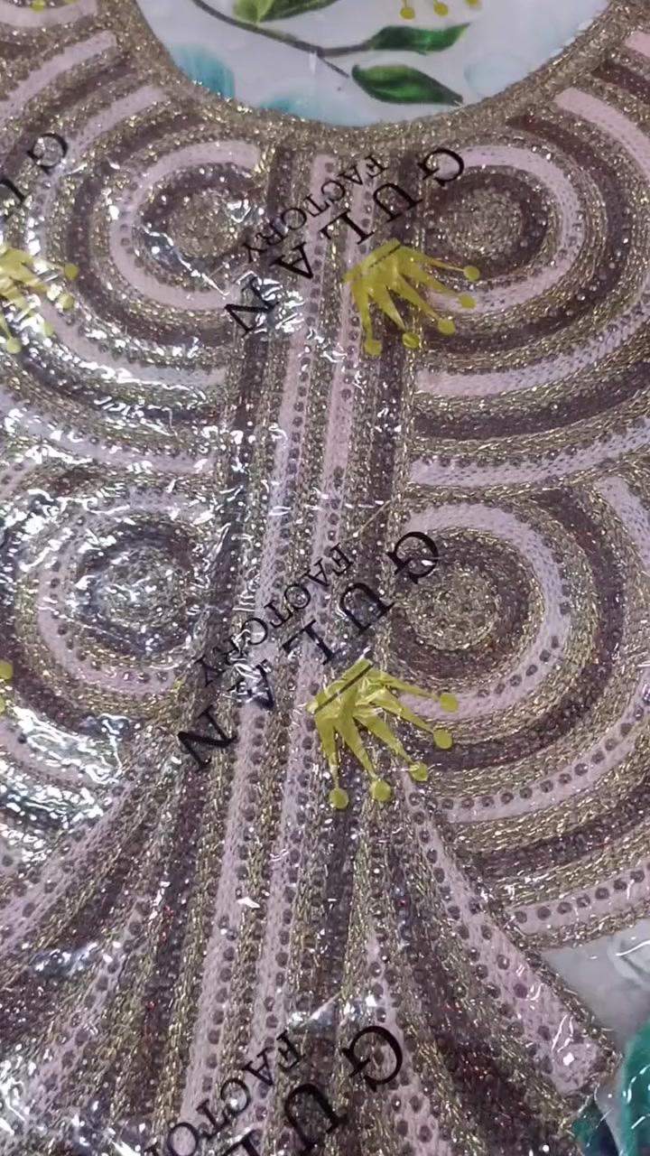 السلام عليكم ورحمه الله وبركاته متوفر #مخور #قياسات #خاصة بعدة الوان
ومتوفر موديلات اخرى للتواصل على الواتس اب ***********
https://www.tiktok.com/@mina.trendy?_r=1&_t=ZS-94PgwaPi0ed
3XL/4XL/5XL
