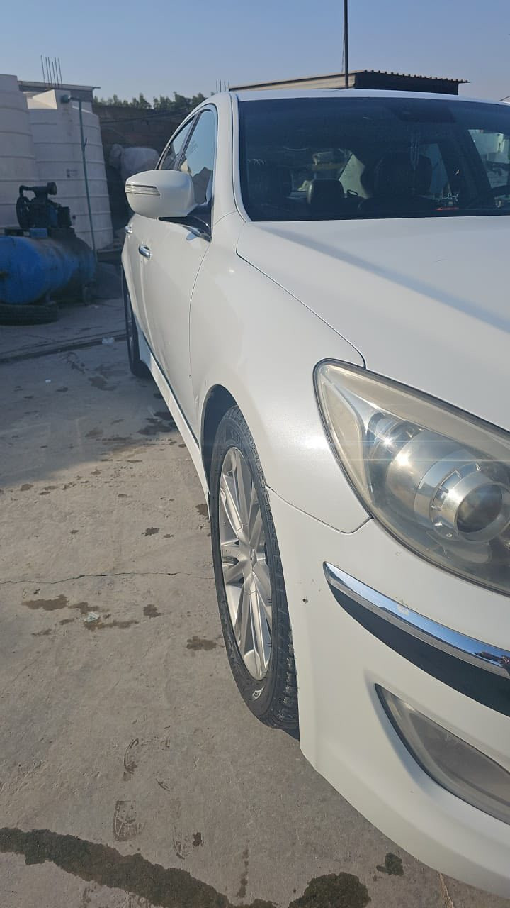 سلام عليكم  جينيسيز 2013 خليجيه  رويال فول  اربع قطع رش صبغ بدون ضربه فقط طخه بسيطه بالجاملغ الامامي السعر 125 وبيها مجال لشراي  مكان السياره كربلاء***********
