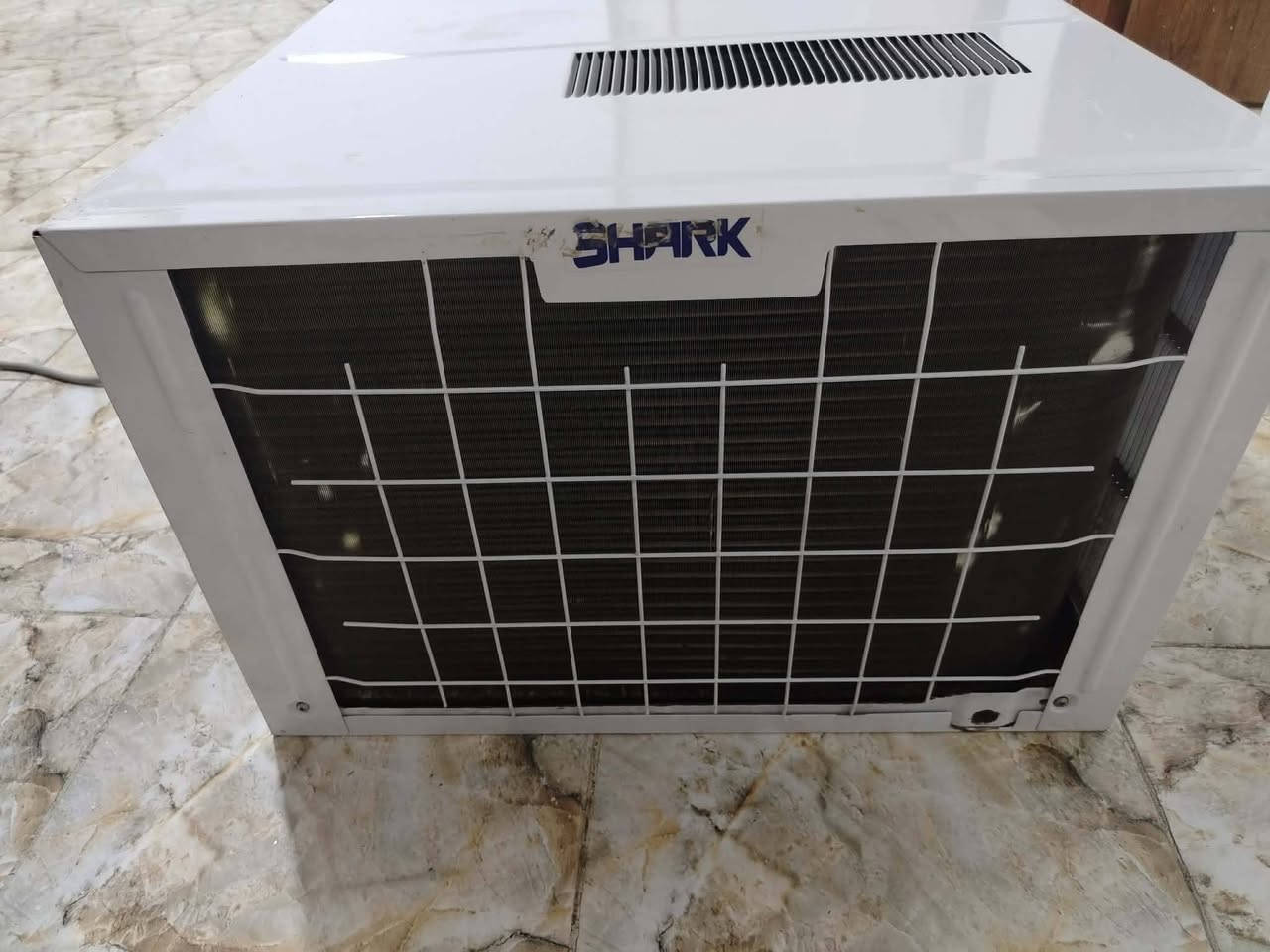 @للبيع مكيف 2 طن ع فحص مكان الزعفرانيه اتصال ع رقم ‪0770 167 8432‬‏
