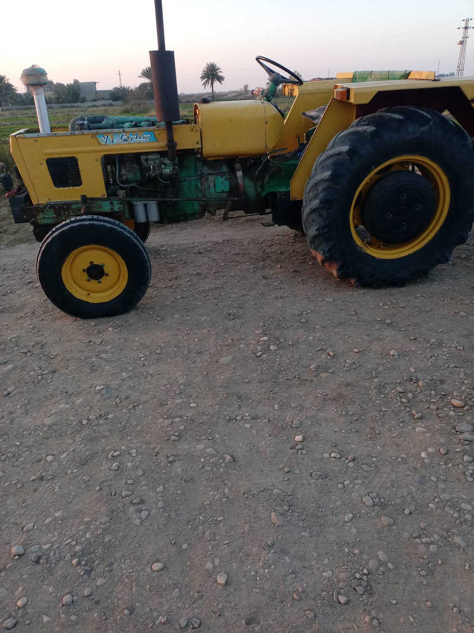 سلام عليكم للبيع عنتر بدون 
مكينة جاهزه من كل شيء 
مكينة كير 
للاسفتسار ***********
واسط الزبيديه
