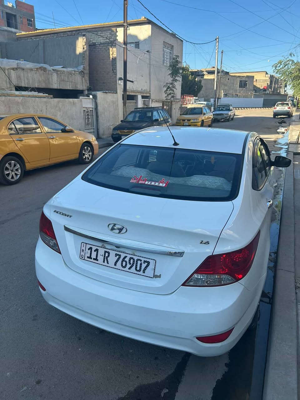 اكسنت خليجي محرك ١٦٠٠ 
قطعه وحده صبغ
***********
