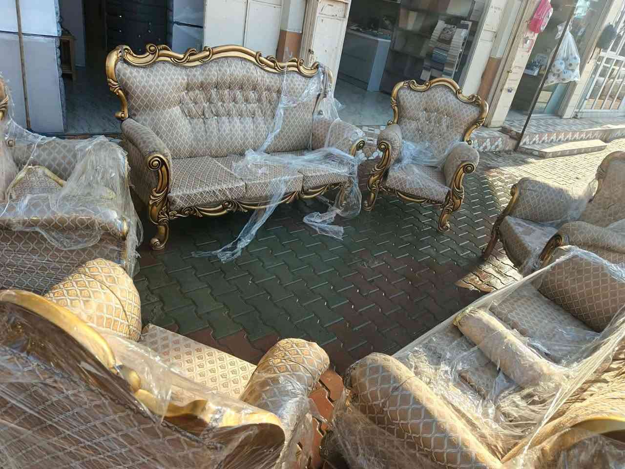 #325_الف__فقط تخم10 نفر ملكي مستعمل نظيف يوجد توصيل
#معرض_حمودي_للاثاث 
 العنوان...... تكريت
 الزهور  خلف قاعه الشهيد ليث مقابل معهد الفنون الجميلة 
معرض حمودي
*********** اتصال او وتساب
*********** اتصال واتساب
