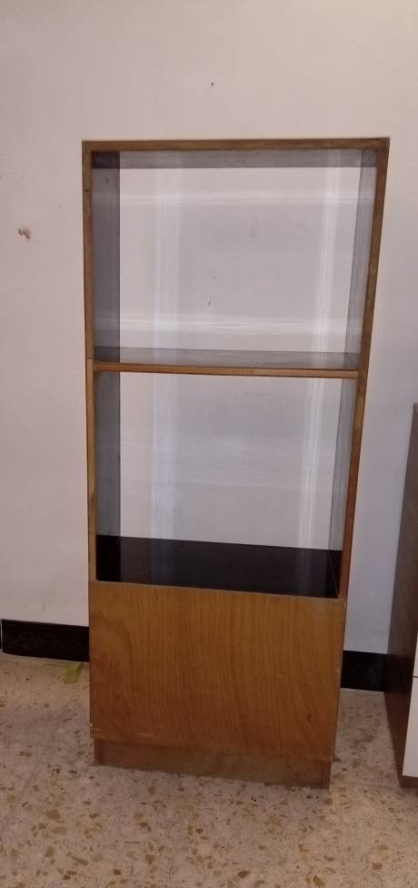 مستعجلة على البيع
بوفية عمودية ارتفاع 150سم
 خشب ..نظيفة جدا جدا ..بيهة خانتنين مع مخزن سفلي...السعر 80 ألف..


**إذا كنت صاحب هذا الإعلان وتريد حذفه لأي سبب، رجاءا أرسل رسالة إلى الدعم الفني**