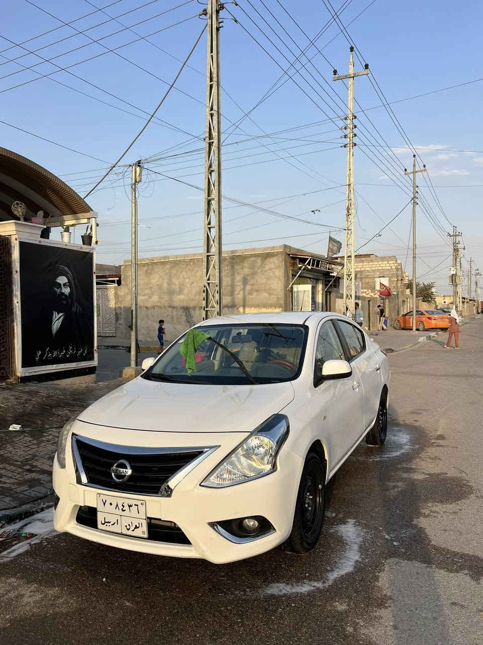 إسلا عليكم  نيسان صني. 2022  سياره نضيفه  وحلوه  مكفوله كفاله عامه. هندي. ماشيه  61   بيه بس بارد  صفحت السايق الباب الخلفي                                                                      البصره الزبير.                                                                                    الاستفسار  ***********
